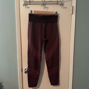 Victorias Secret Pink seamless contour legging in red size Large